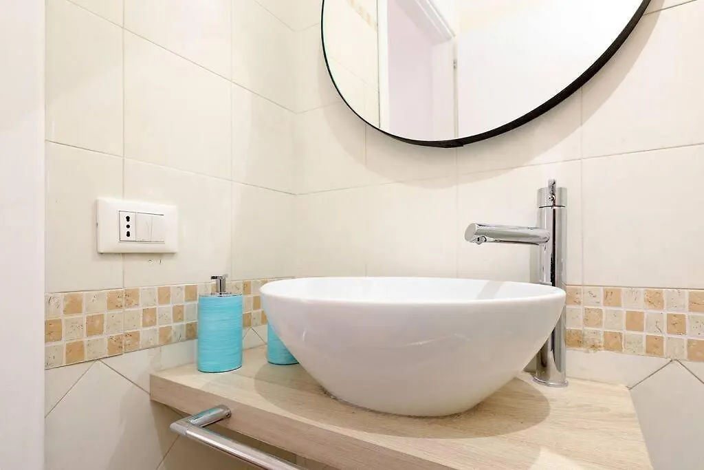 Blu Flamingo Trilussa Apartment Rome