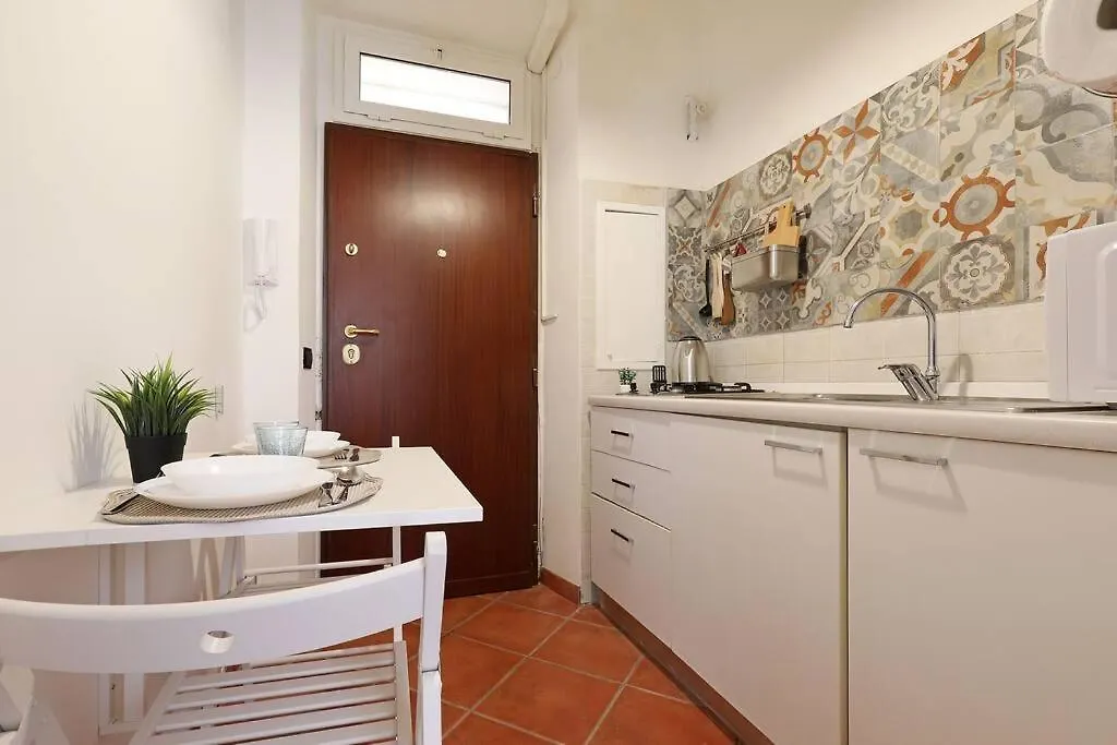 Blu Flamingo Trilussa Apartment Rome 0*,