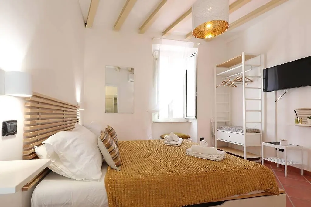 Blu Flamingo Trilussa Apartment Rome