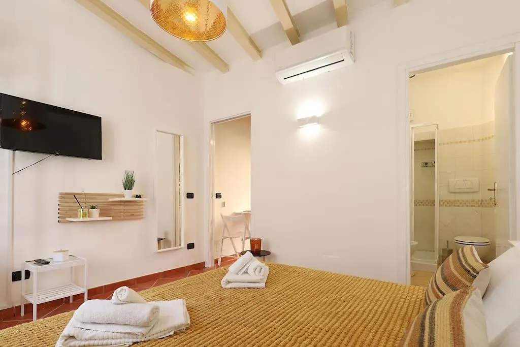 Blu Flamingo Trilussa Apartment Rome