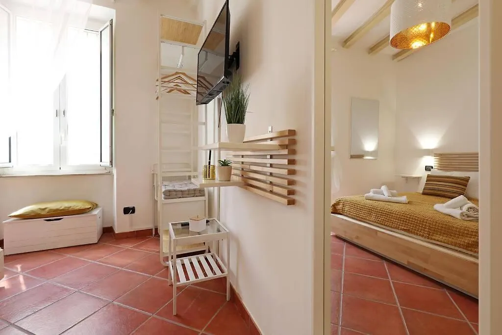 Blu Flamingo Trilussa Apartment Rome
