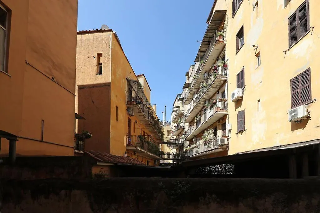 Blu Flamingo Trilussa Apartment Rome