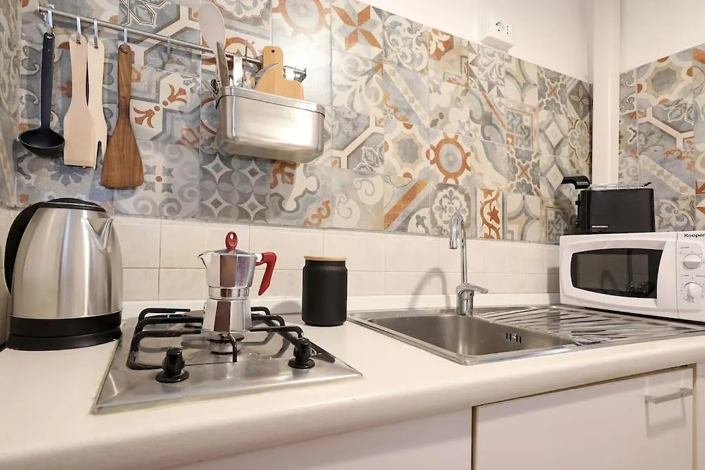 Blu Flamingo Trilussa Apartment Rome